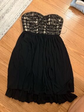 Lil Black Strapless Lace Bust Dress